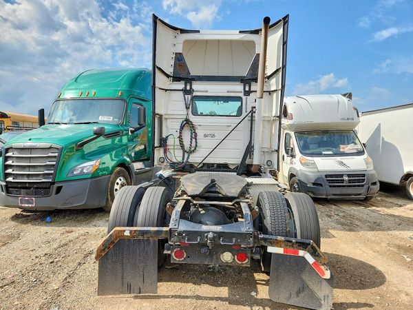 2017 VOLVO VNL