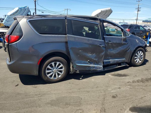2018 CHRYSLER PACIFICA