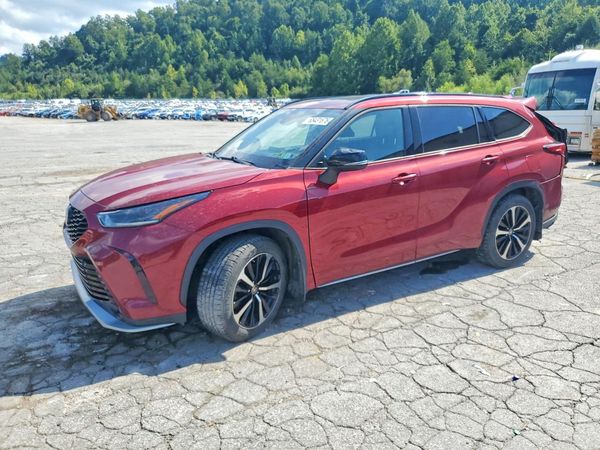 2022 TOYOTA HIGHLANDER XSE