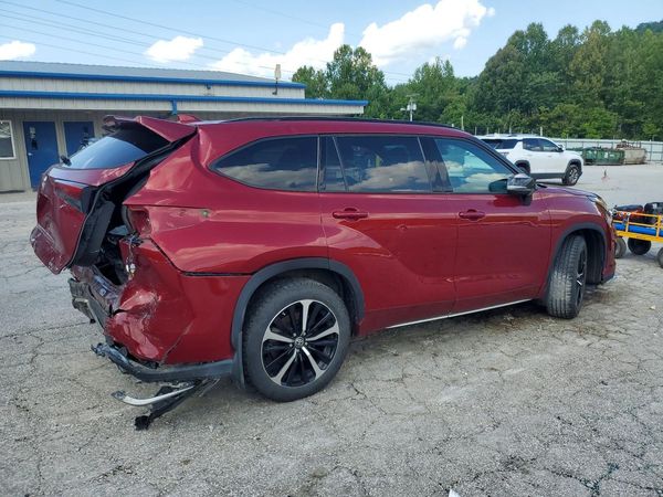 2022 TOYOTA HIGHLANDER XSE