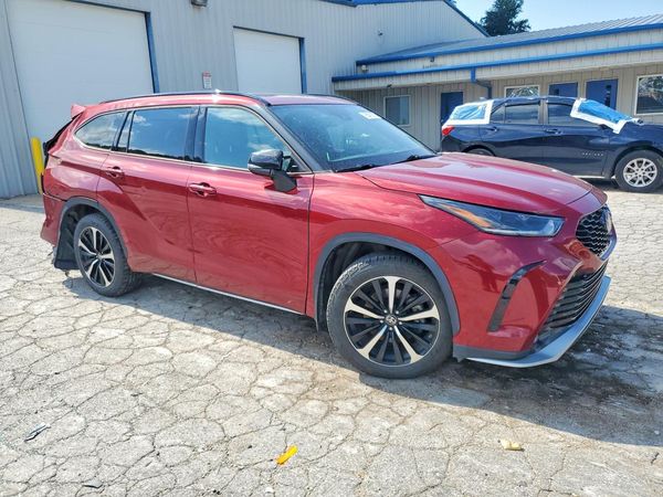 2022 TOYOTA HIGHLANDER XSE