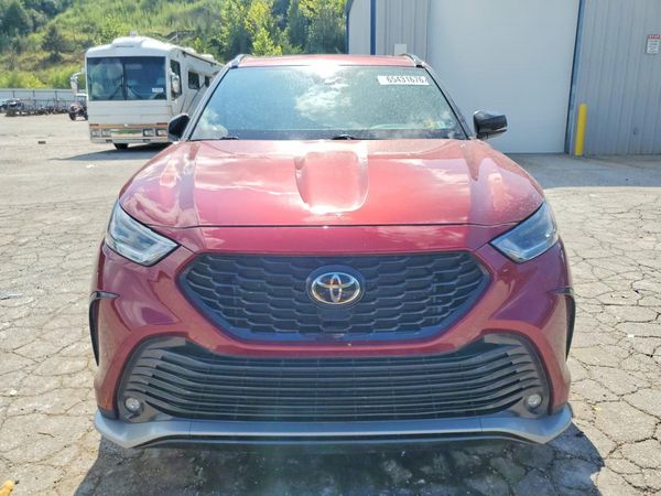 2022 TOYOTA HIGHLANDER XSE
