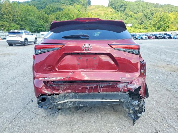 2022 TOYOTA HIGHLANDER XSE