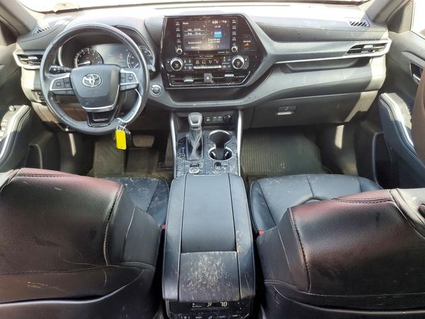 2022 TOYOTA HIGHLANDER XSE
