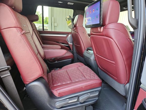 2025 CADILLAC ESCALADE Sport +Touring Pkg