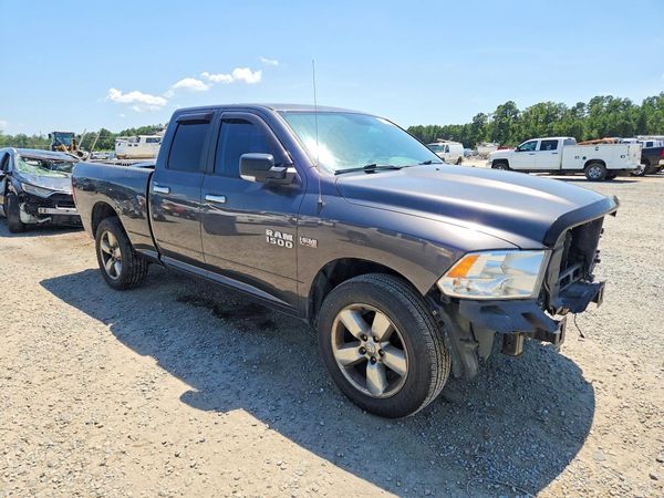 2017 RAM 1500 SLT QUAD CAB 4X4