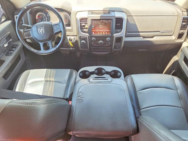 2017 RAM 1500 SLT QUAD CAB 4X4