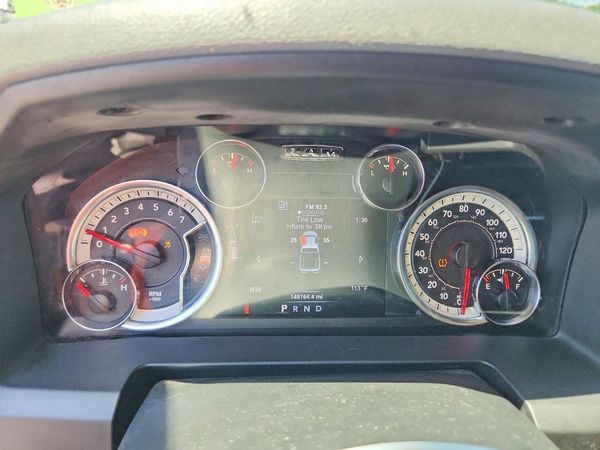 2017 RAM 1500 SLT QUAD CAB 4X4