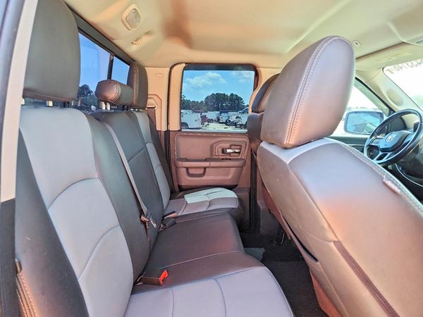 2017 RAM 1500 SLT QUAD CAB 4X4