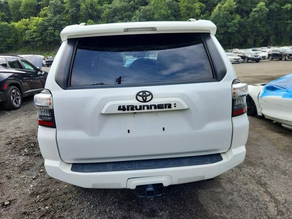 2024 TOYOTA 4RUNNER SR5 Prem