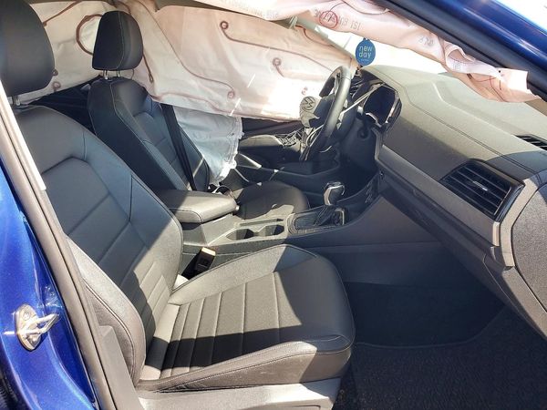 2023 VOLKSWAGEN JETTA SE w/ Sunroof — DENT