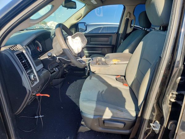 2014 RAM 1500 ST QUAD CAB 4X2
