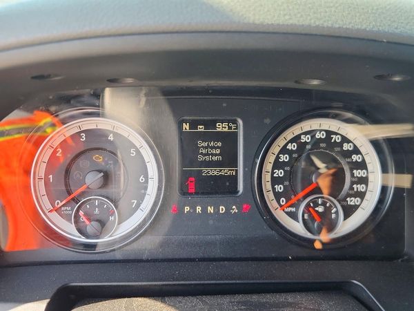 2014 RAM 1500 ST QUAD CAB 4X2