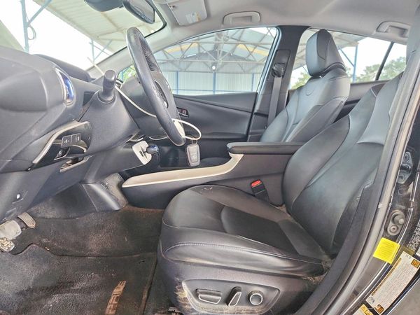 2016 TOYOTA PRIUS