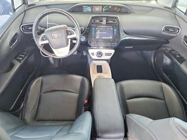 2016 TOYOTA PRIUS