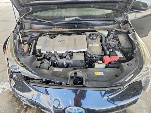 2016 TOYOTA PRIUS