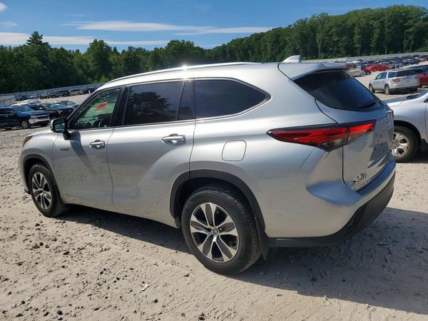 2021 TOYOTA HIGHLANDER XLE Nav