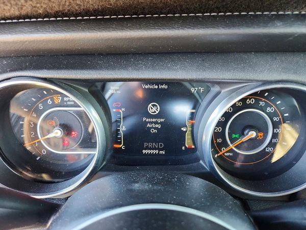 2018 JEEP WRANGLER Unlimited Sahara — ODOM