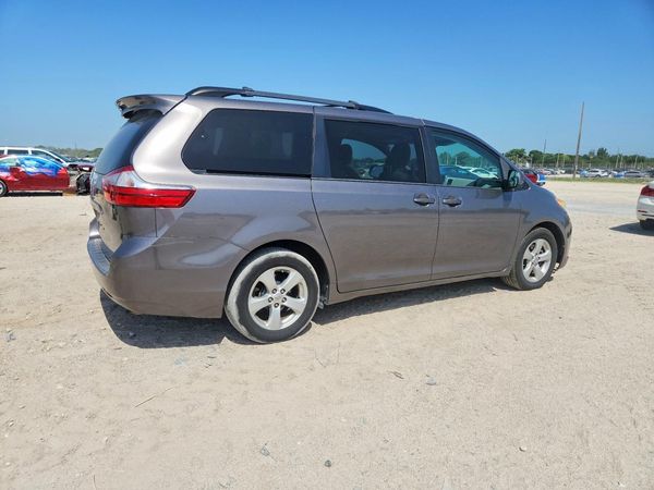 2017 TOYOTA SIENNA LE Mobility/LE