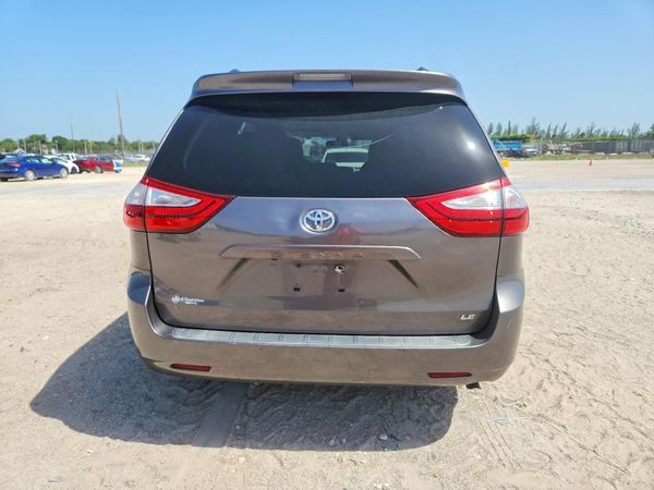 2017 TOYOTA SIENNA LE Mobility/LE