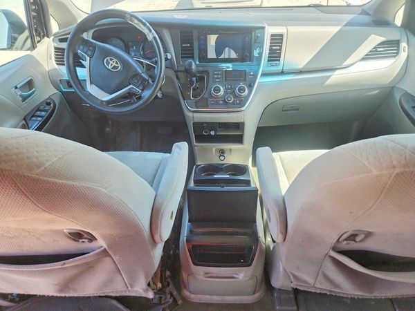 2017 TOYOTA SIENNA LE Mobility/LE