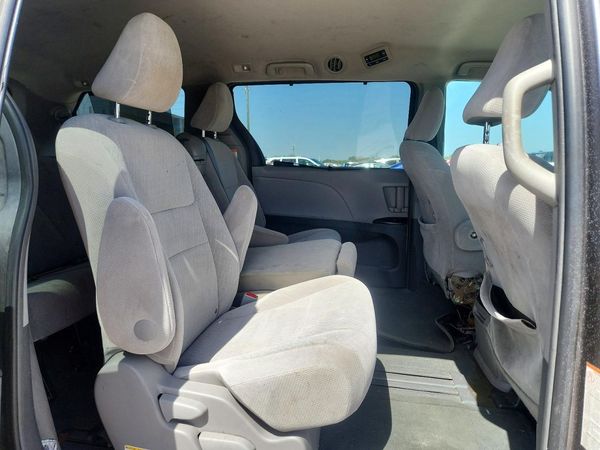 2017 TOYOTA SIENNA LE Mobility/LE