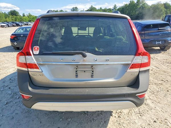 2014 VOLVO XC70