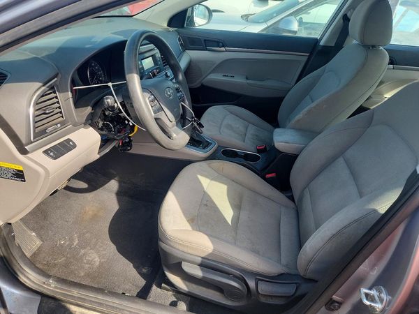 2017 HYUNDAI ELANTRA SE Base
