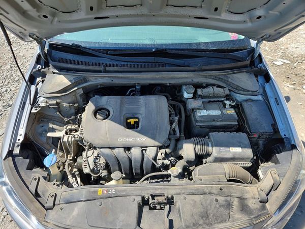 2017 HYUNDAI ELANTRA SE Base