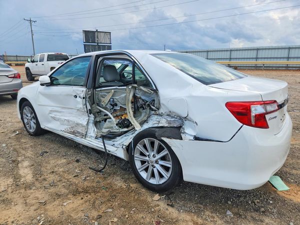 2014 TOYOTA CAMRY