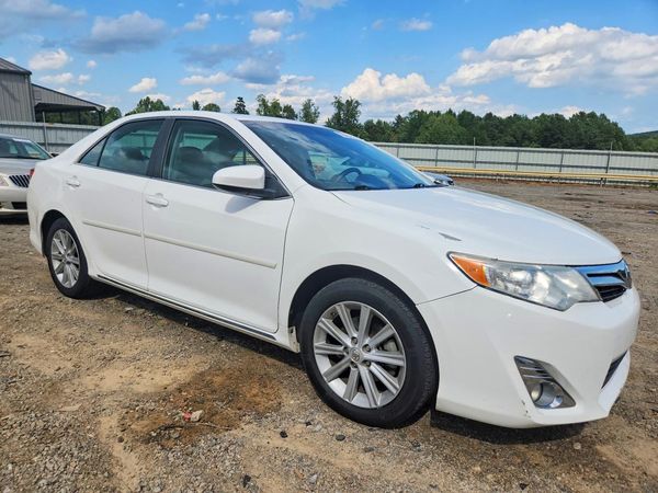 2014 TOYOTA CAMRY