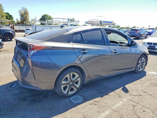 2017 TOYOTA PRIUS