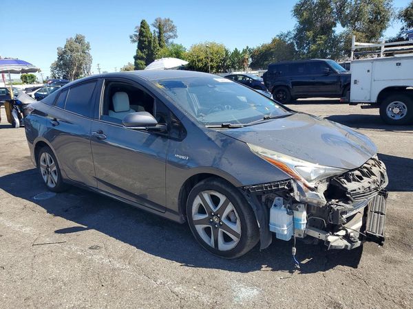 2017 TOYOTA PRIUS