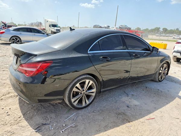 2019 MERCEDES-BENZ CLA