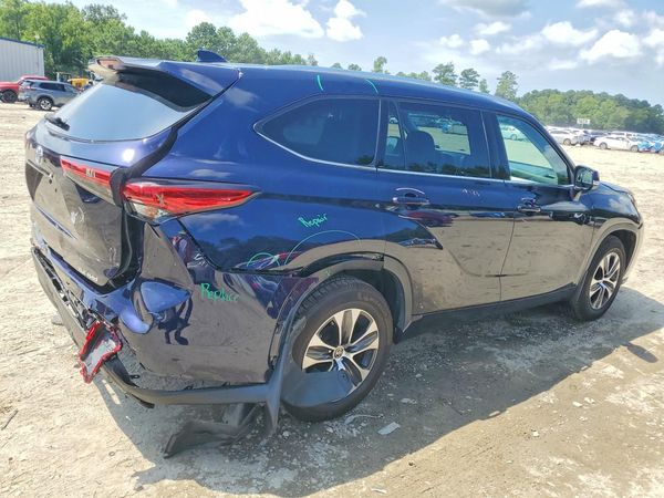 2021 TOYOTA HIGHLANDER XLE Nav