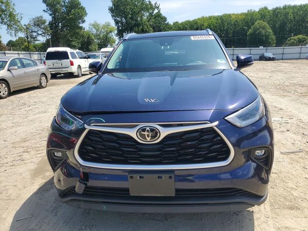 2021 TOYOTA HIGHLANDER XLE Nav
