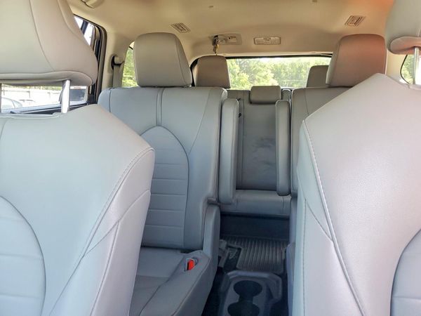 2021 TOYOTA HIGHLANDER XLE Nav