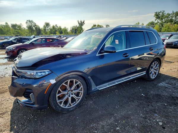 2019 BMW X7 xDrive40i — Front 3/4