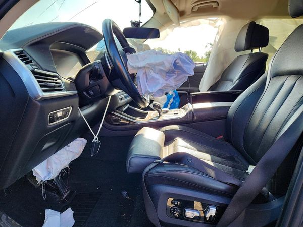 2019 BMW X7 xDrive40i — DENT