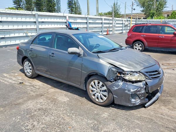 2013 TOYOTA COROLLA