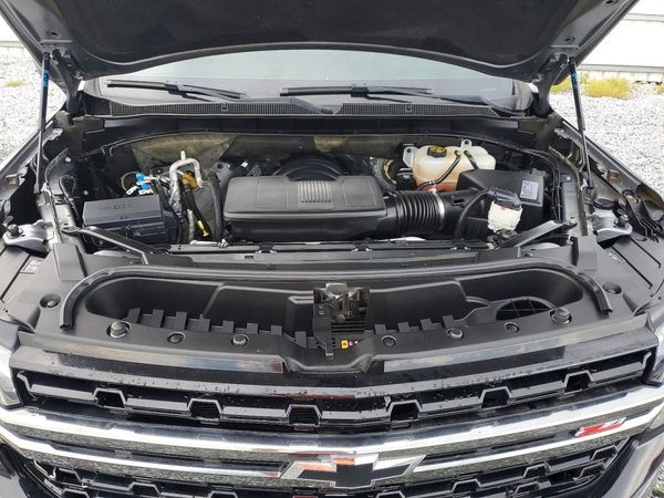 2021 CHEVROLET TAHOE Z71 — Engine bay