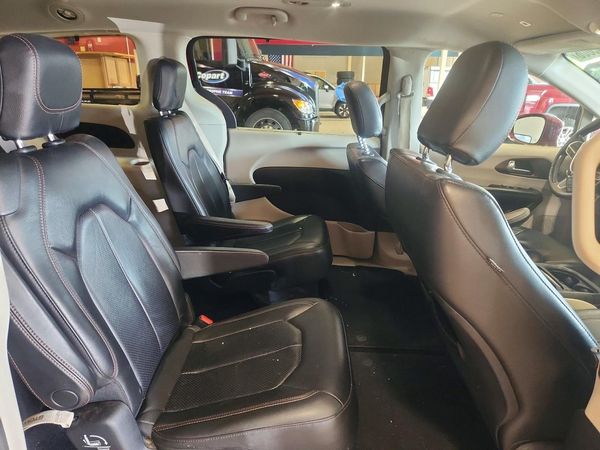 2019 CHRYSLER PACIFICA