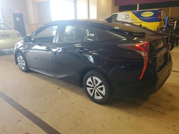 2016 TOYOTA PRIUS