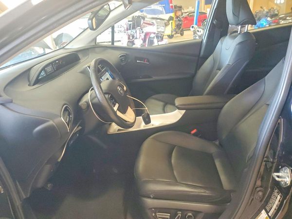 2016 TOYOTA PRIUS
