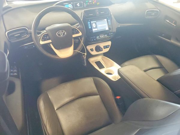 2016 TOYOTA PRIUS