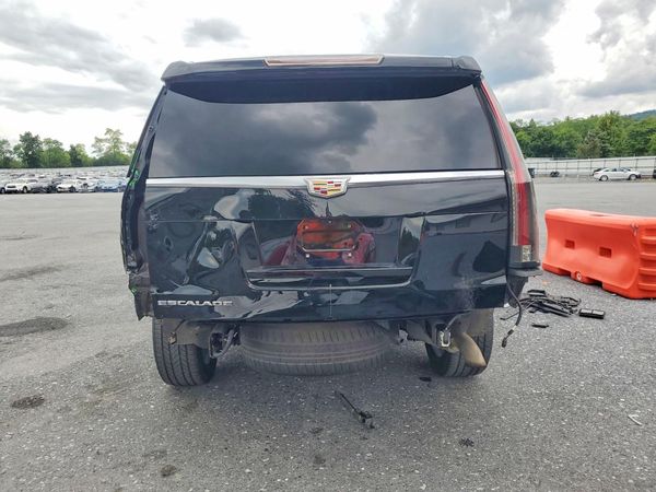 2018 CADILLAC ESCALADE