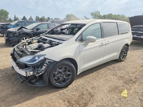 2019 CHRYSLER PACIFICA
