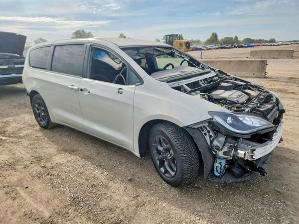 2019 CHRYSLER PACIFICA