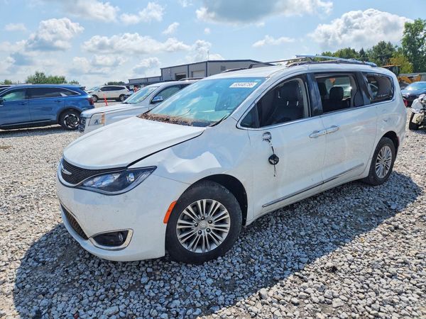 2018 CHRYSLER PACIFICA — DSFA — Front 3/4