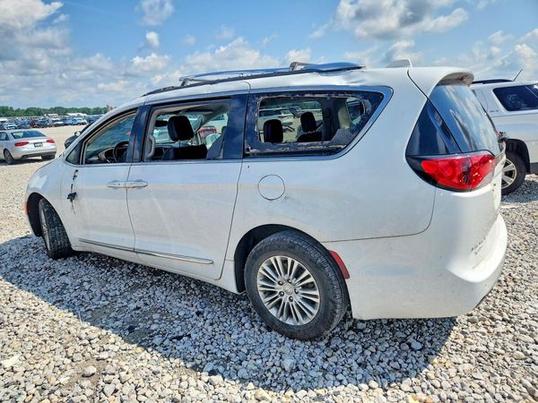 2018 CHRYSLER PACIFICA Touring L — DSRA